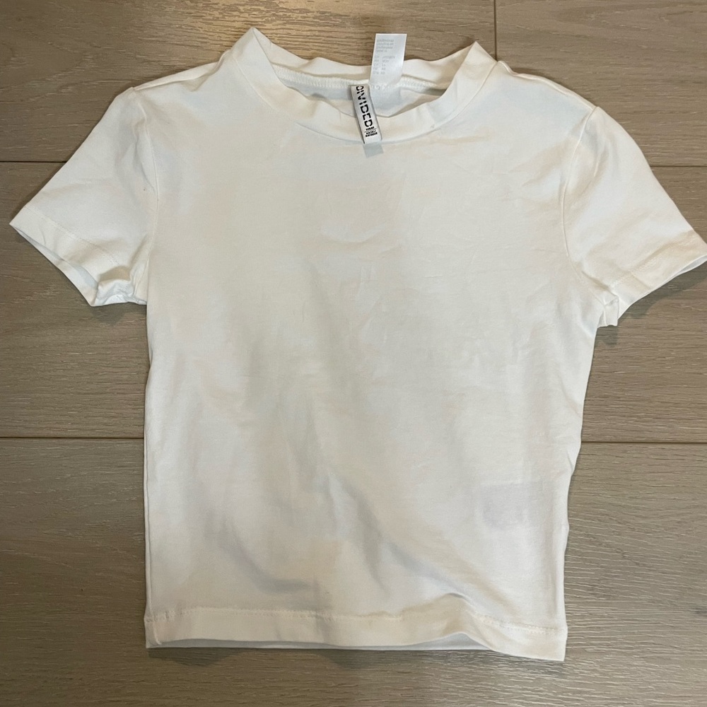 H&M BABY TEE- SIZE XS